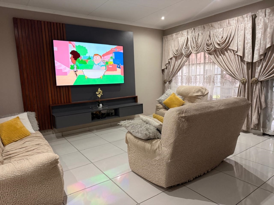 3 Bedroom Property for Sale in Waterkloof East North West